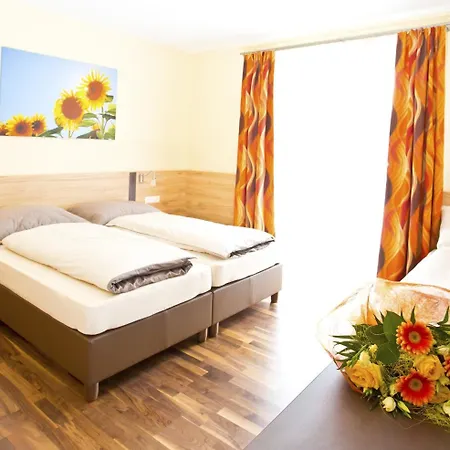 Einsiedl 3* Ottenschlag