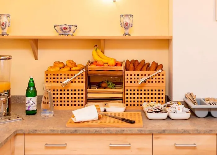 Einsiedl 招待所 3*