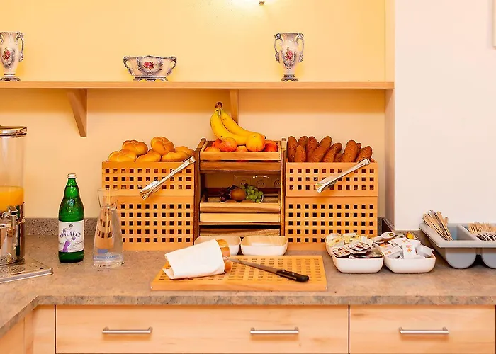 Einsiedl 招待所 3*